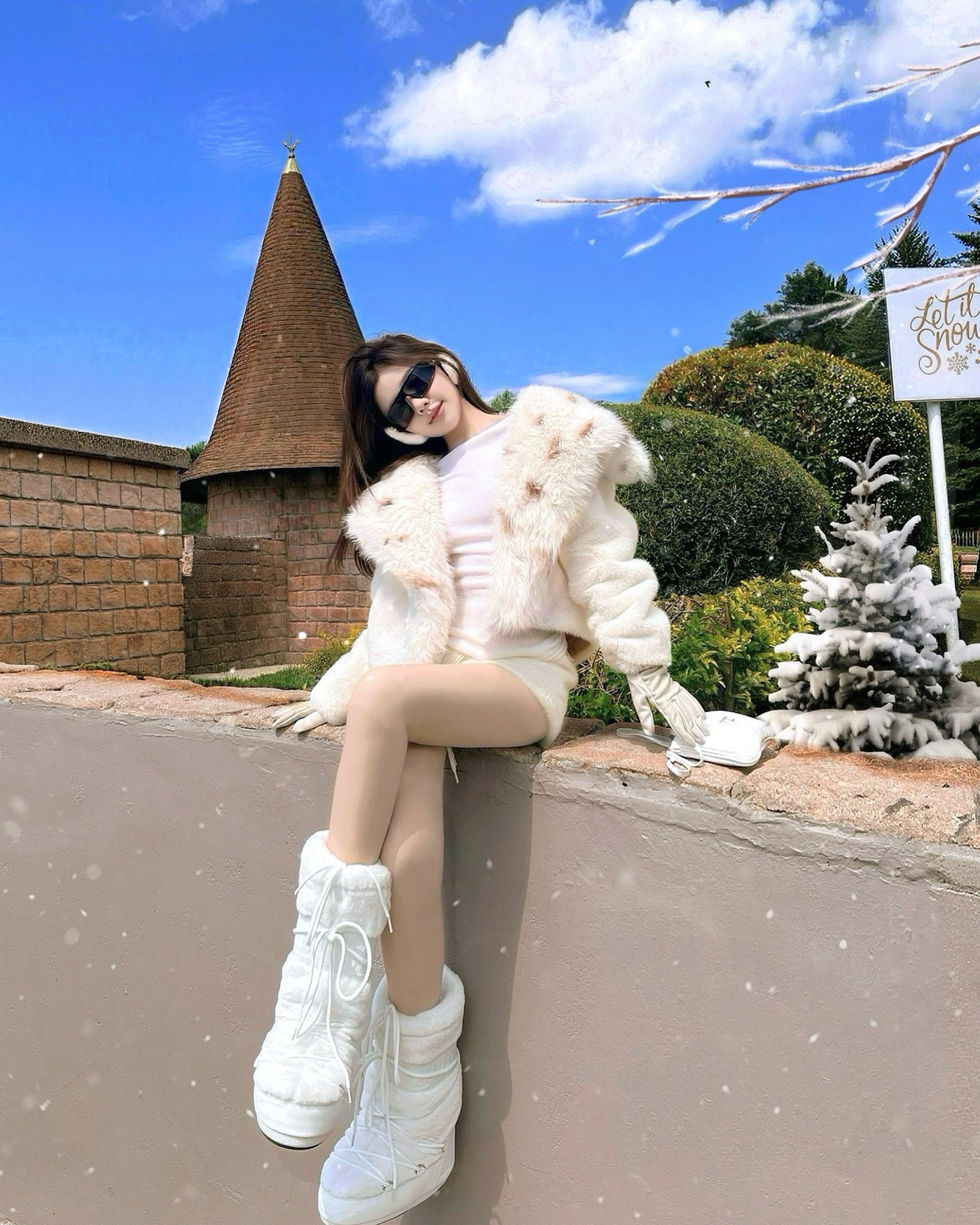 Sheer Glow Pantyhose - Image 2